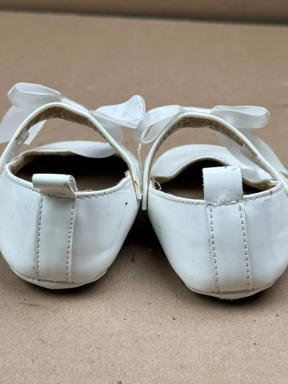 Girls' Felix & Flora White Bow Dress Shoes Size 7.5 US (14cm)